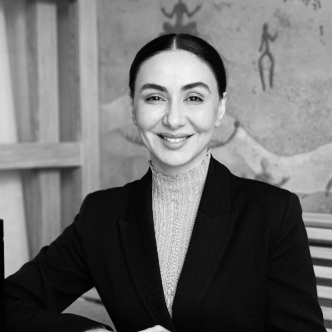 Leyla Vakilsoy: A Female Icon of Health, Beauty, and Strength!
